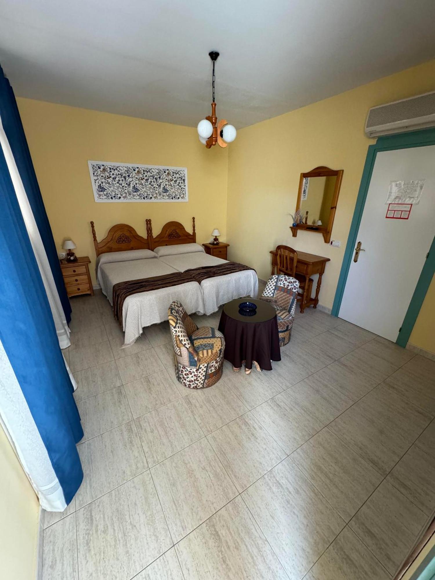 Hostal Joaquin Las Ventas con Pena Aguilera Luaran gambar