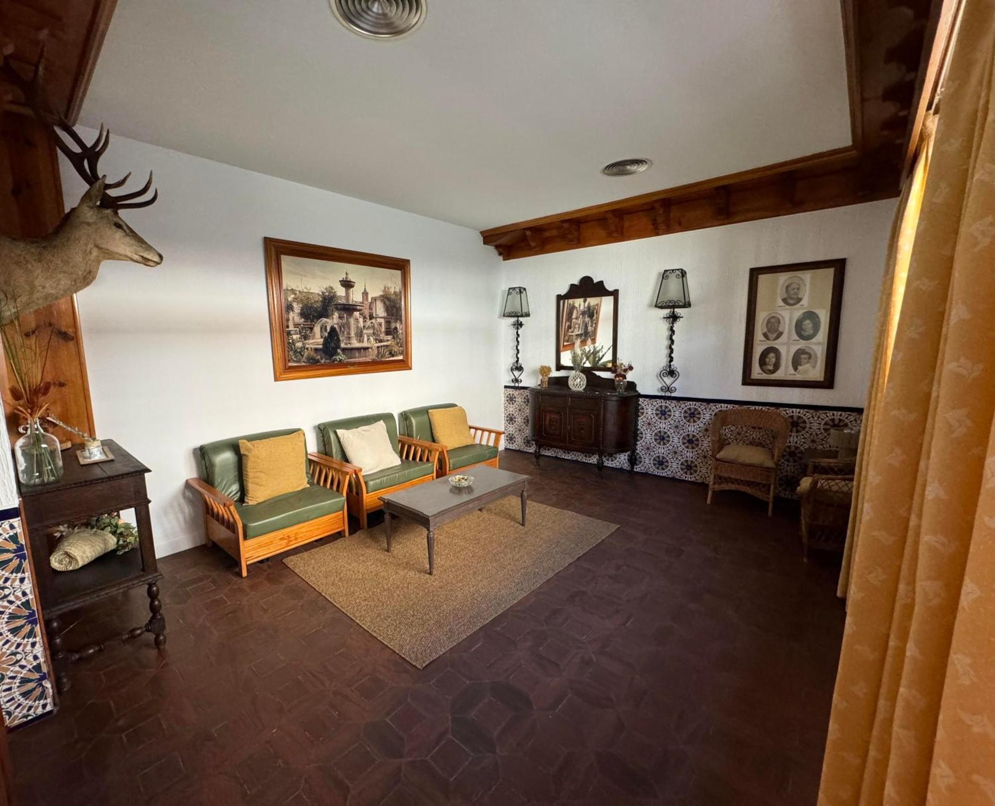 Hostal Joaquin Las Ventas con Pena Aguilera Luaran gambar