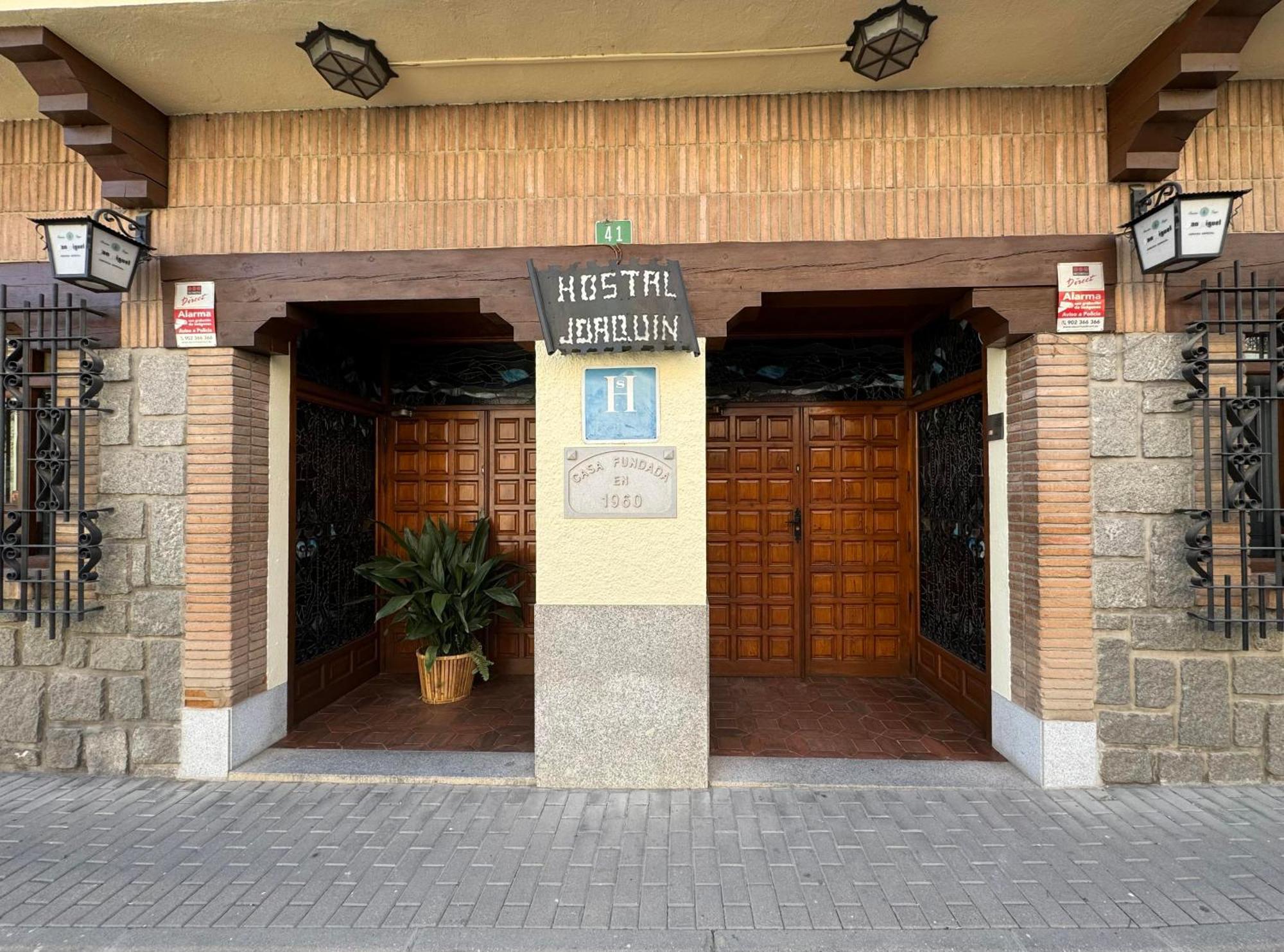 Hostal Joaquin Las Ventas con Pena Aguilera Luaran gambar