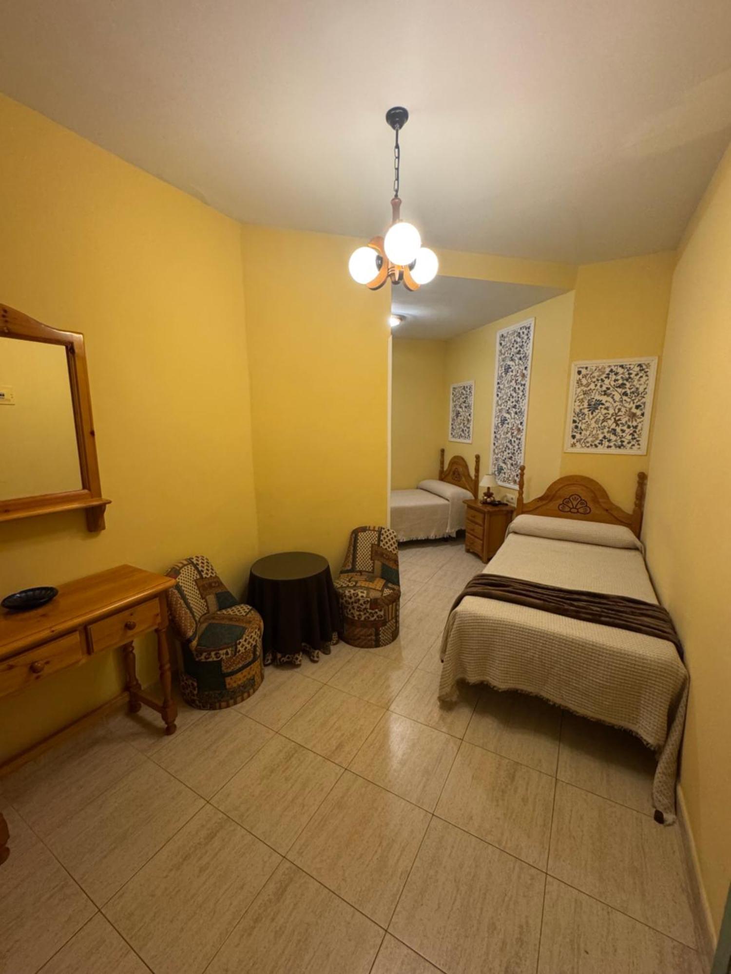 Hostal Joaquin Las Ventas con Pena Aguilera Luaran gambar